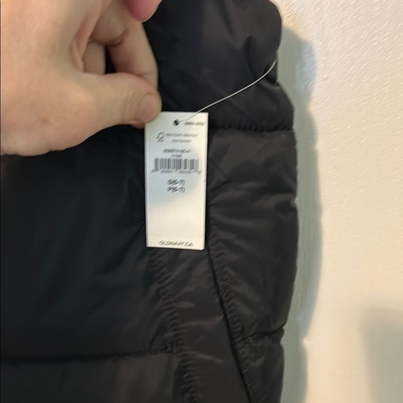 Old Navy Black Kids Puffer Vest - Picture 5 of 5